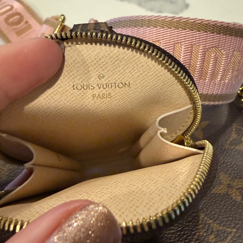 Louis Vuitton Monogram Crossbody with Pink Strap - Picture 4 of 13